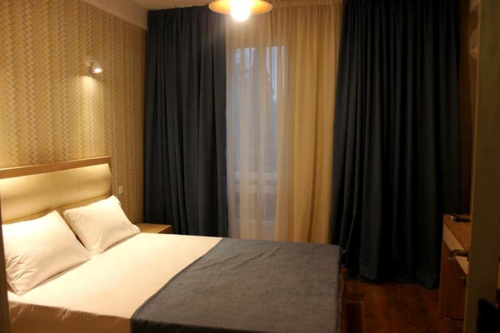 Hotel Lile Tbilisi Exterior foto
